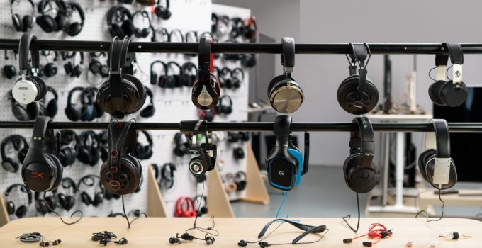 6 Best Headphones Under $50 – 2024 Buying Guide & Reviews