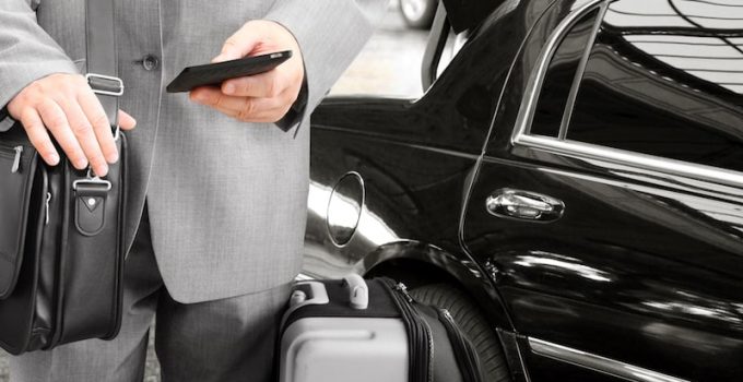 6 Reasons to Rent a Luxury Car on Your Business Trip