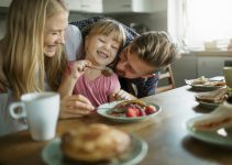 7 Tips for Teaching Your Kids About Organic & Healthy Eating