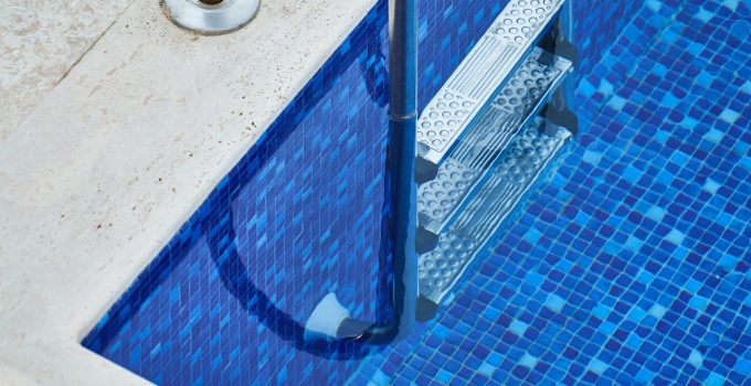 How to Prepare Your Swimming Pool For resurfacing – 2024 Guide