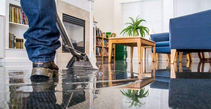 Why Immediate Water Damage Restoration Can Be Helpful?