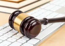 Pros and Cons of Using Online Legal Services for Your Business