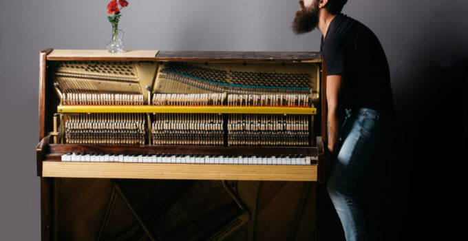 Piano Moving: How To Take Into Account All the “Pitfalls”
