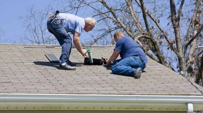 DIY vs. Professional roof inspection