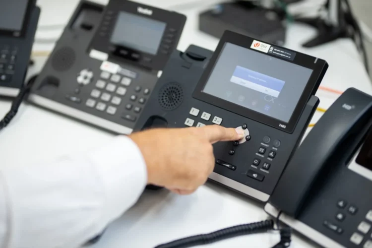 How to Select the Right Phone System for Your Business