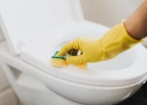 Rust in Toilets and Sinks: Causes and 4 Top Natural Ways to Remove it